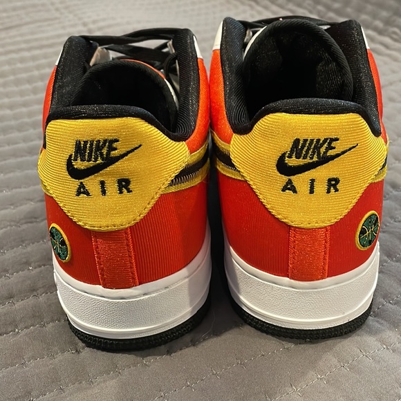 Nike Air Force 1 Low Roswell Raygun - White/Orange/Black - Men’s size 10.5 - Picture 5 of 11
